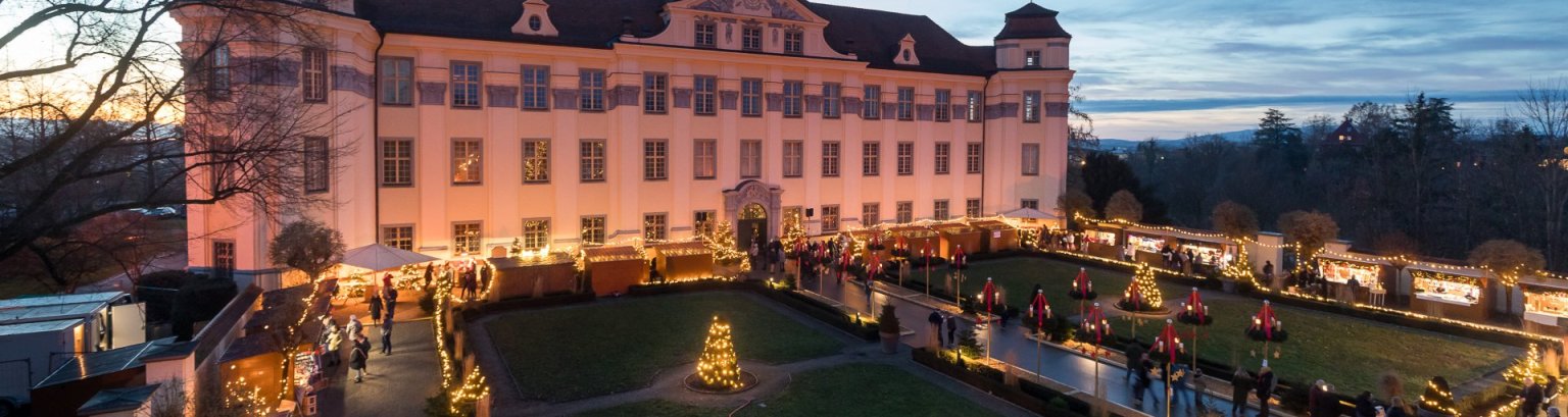 Tettnang. Adventsmarkt im Schloss. Blick von Kavaliersgebäude LIX_1626.JPG