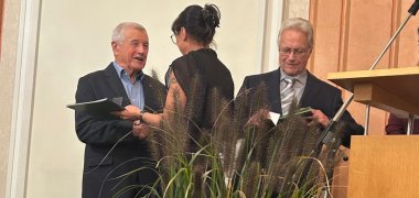 Hans Piller (li) und Alois Röck, Schwäbischer Albverein, Verleihung Goldene Stadtmedaille Hans Piller (li) und Alois Röck, Schwäbischer Albverein, Verleihung Goldene Stadtmedaille