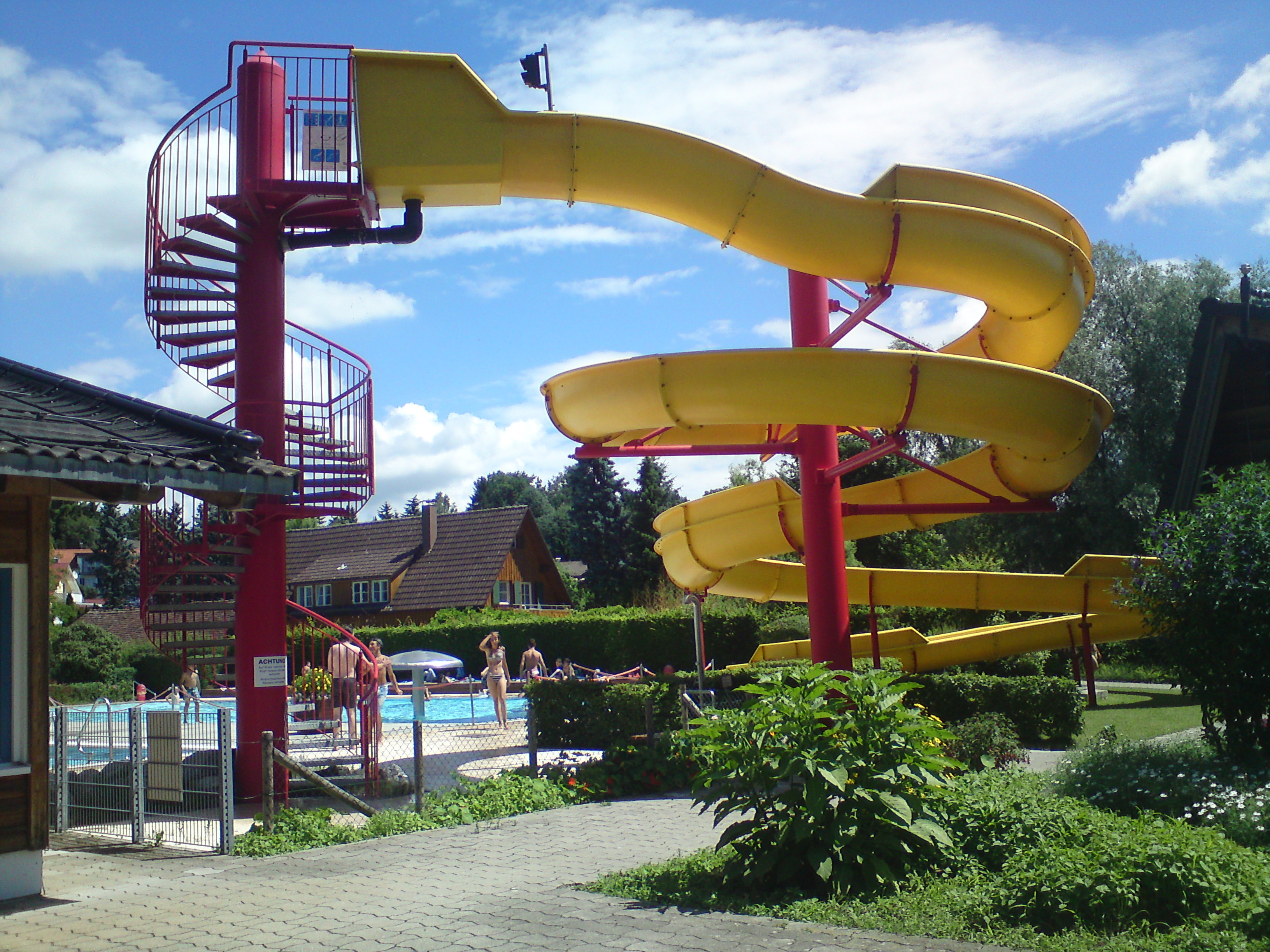 Rutschbahn im Freibad Ried