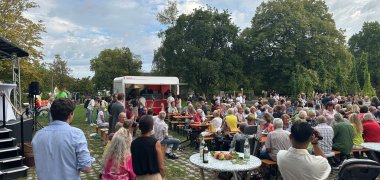 Blick auf das Geschehen bei der Hopfenparty