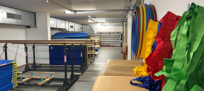 Stauräume für Geräte in der Sporthalle Manzenberg