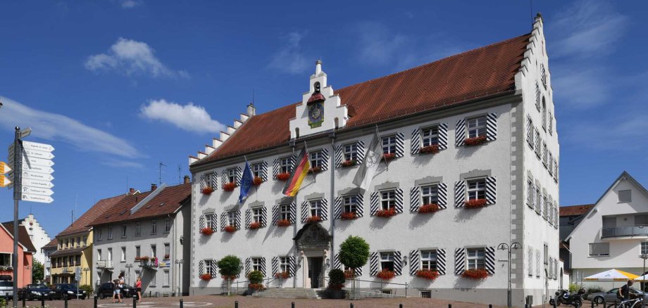 Rathaus Tettnang Vorderansicht bei Sonnenschein