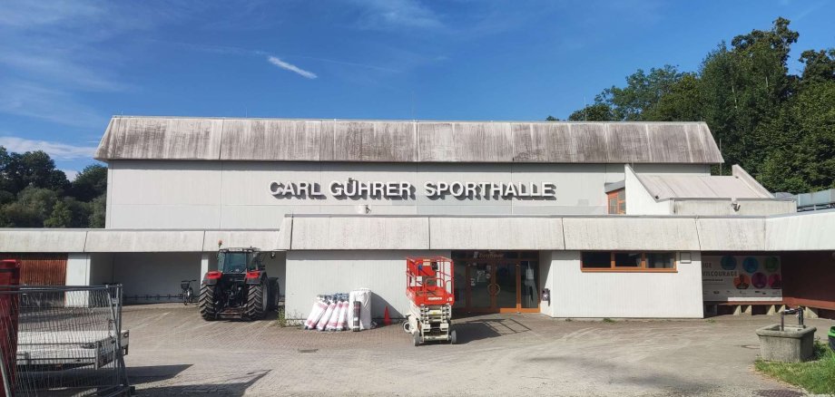 Vorderansicht der Carl-Gührer-Halle