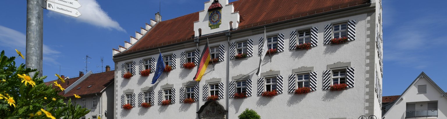 Vorderansicht Rathaus